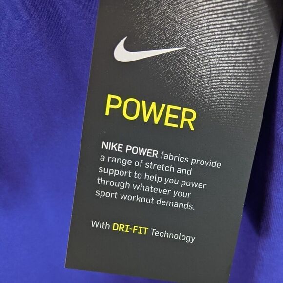 Womans Nike Running Racerback Tank Top Size Medium Built In Bra Exercise Workout - Picture 7 of 9